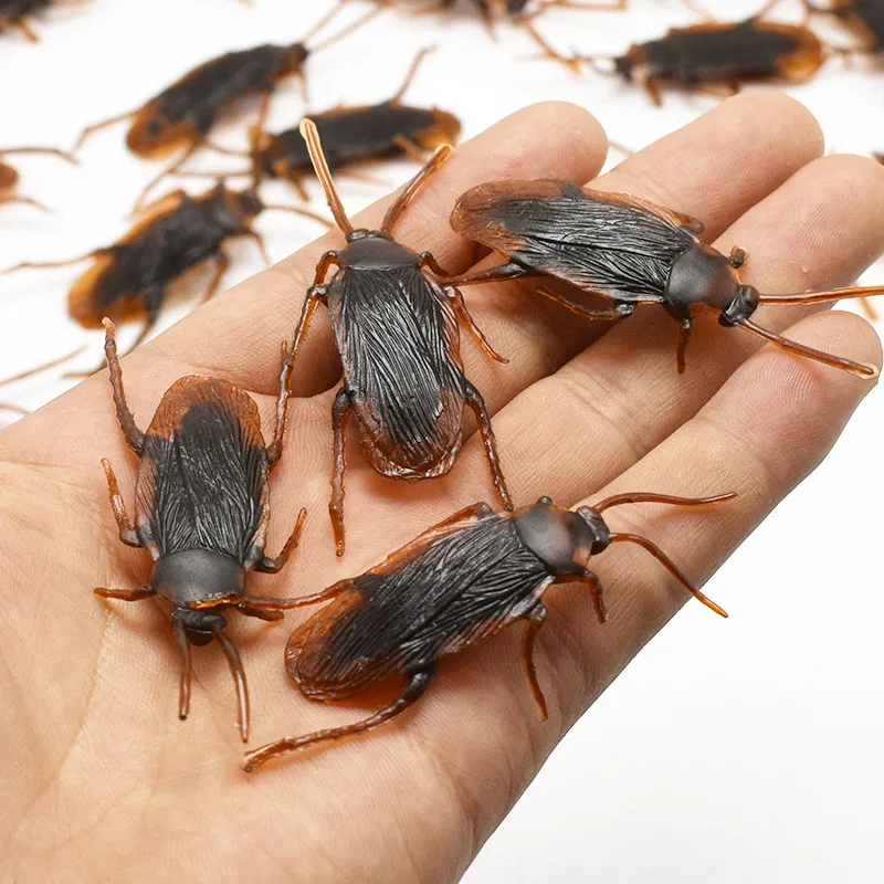 Prank Toys - 50/100 Peças Baratas de Plástico para